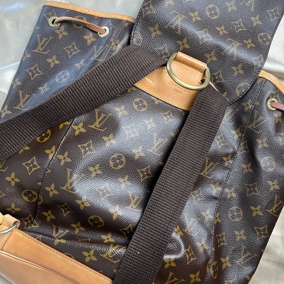 Louis Vuitton Montsouris Backpack GM - Picture 2 of 14
